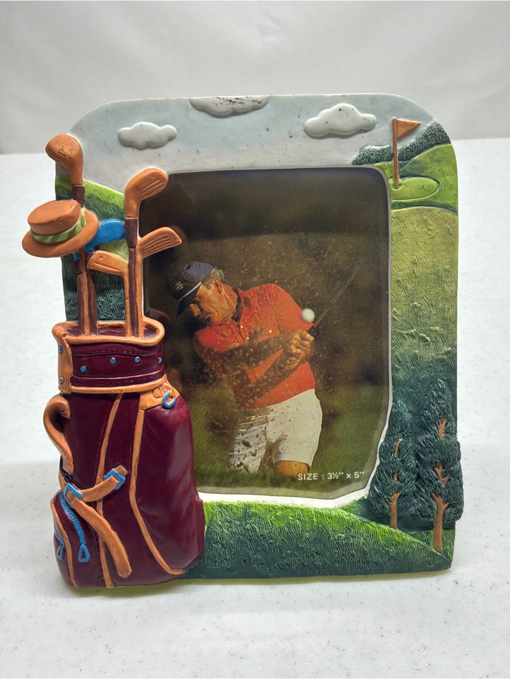 Papel Golf-Themed Decorative Photo Frame in Multicolor Holds 3.5" X 5" Photo
